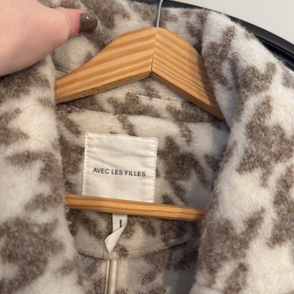 Avec Les Filles Brown and White Houndstooth Plaid Fleece Jacket - Picture 5 of 6